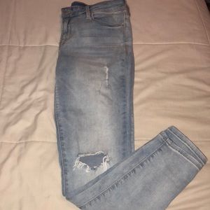 Light distressed mid-rise skinny jeans